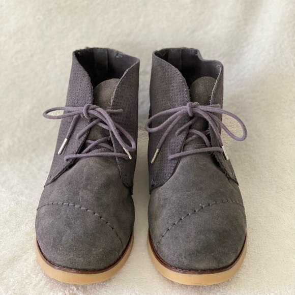 Toms Shoes - TOMS Mateo ankle booties size 7.5